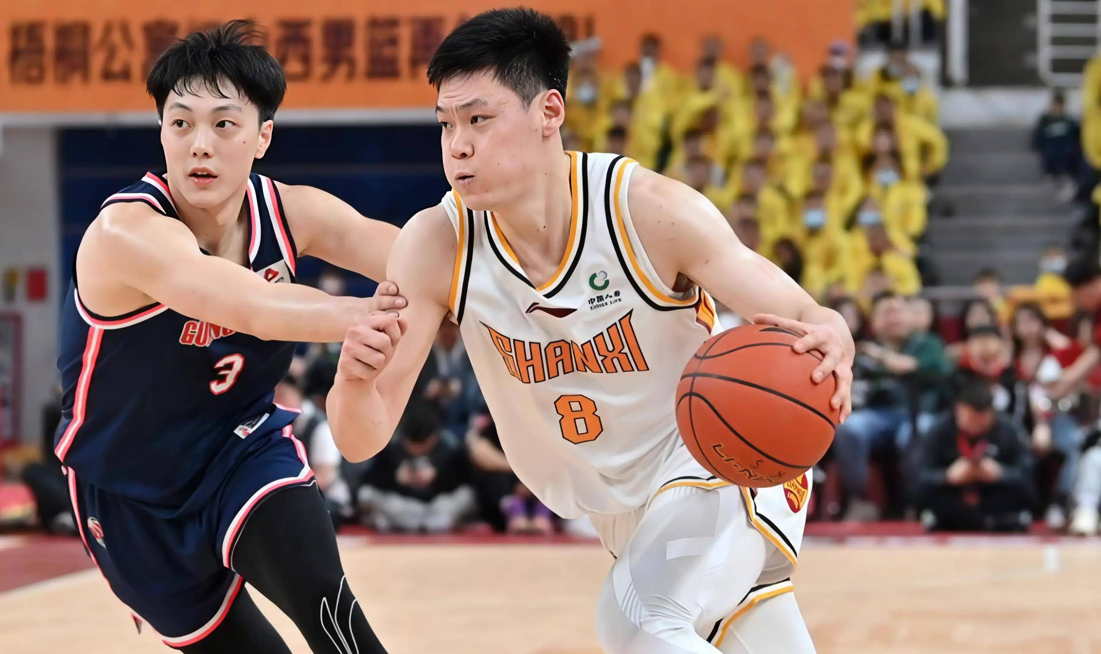 包含清晨体能课后，夏洛特黄蜂豪取连胜备战CBA季后赛，信心回归，更衣室氛围转暖的词条